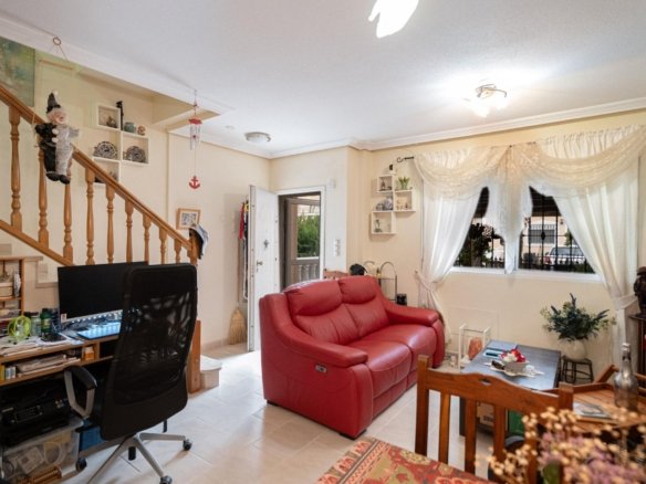 2 Bed 2 Bath Town House in Orihuela Costa - Caza De Casa