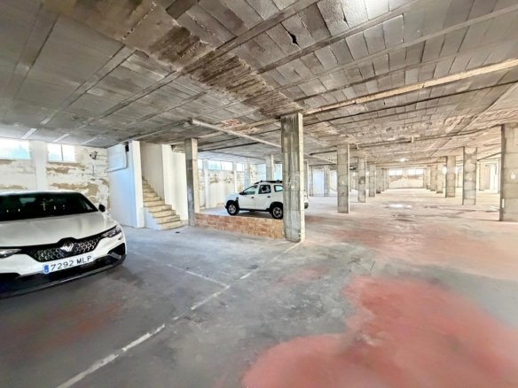 Commercial in Torrevieja - Caza De Casa