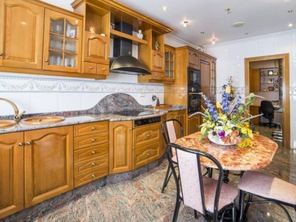 5 Bedroom 5 Bathroom Town House in Los Alcazares - Caza De Casa