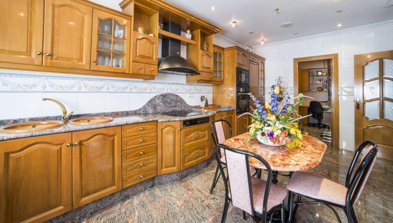 5 Bedroom 5 Bathroom Town House in Los Alcazares - Caza De Casa