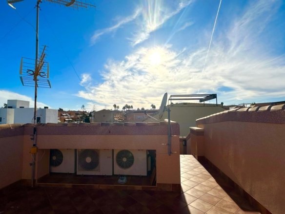 4 Bedroom 3 Bathroom Town House in Torrevieja - Caza De Casa
