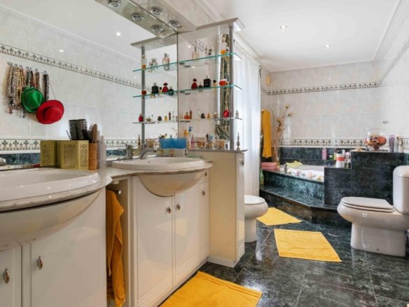 3 Bedroom 4 Bathroom Villa in Cabo Roig - Caza De Casa