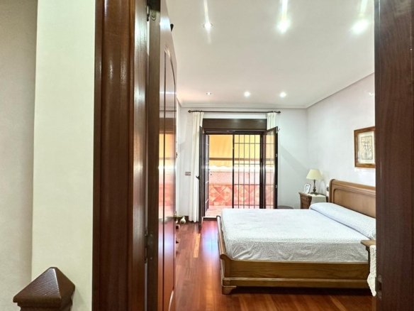 4 Bedroom 3 Bathroom Town House in Torrevieja - Caza De Casa