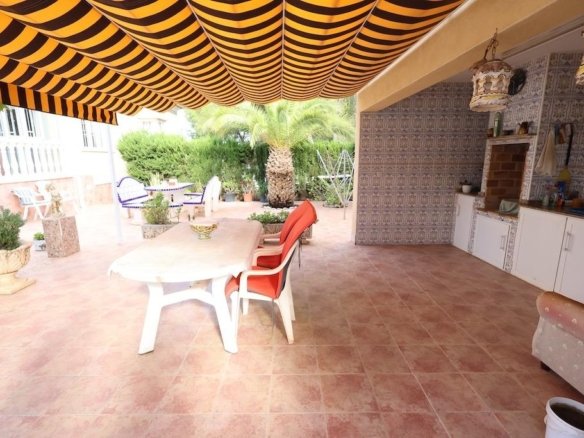 5 Bedroom 4 Bathroom Villa in Orihuela Costa - Caza De Casa