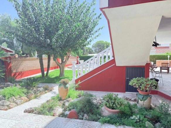 5 Bed 3 Bath Villa in Campoamor - Caza De Casa