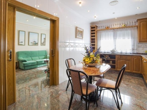 5 Bedroom 5 Bathroom Town House in Los Alcazares - Caza De Casa
