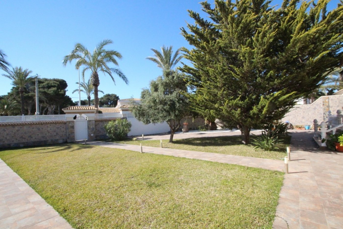 5 Bedroom 5 Bathroom Villa in Orihuela Costa - Caza De Casa