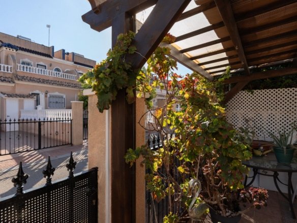 2 Bed 2 Bath Town House in Orihuela Costa - Caza De Casa