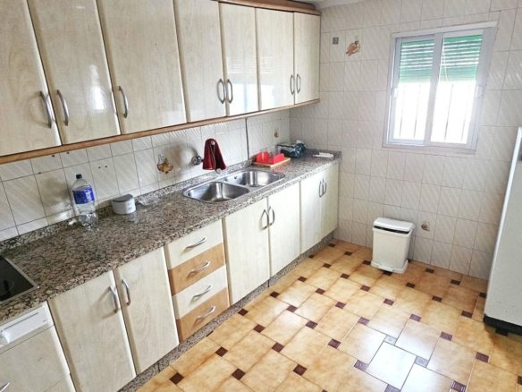 7 Bedroom 2 Bathroom Villa in Arenas Del Rey - Caza De Casa