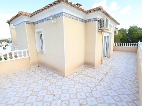 5 Bedroom 4 Bathroom Villa in Orihuela Costa - Caza De Casa