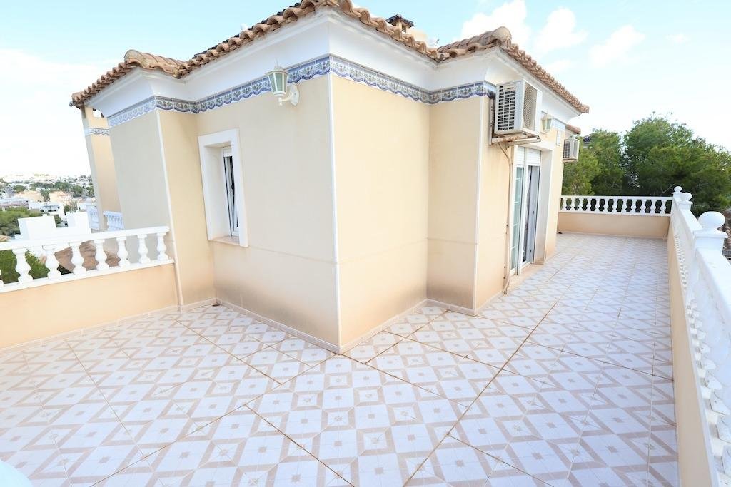5 Bedroom 4 Bathroom Villa in Orihuela Costa - Caza De Casa