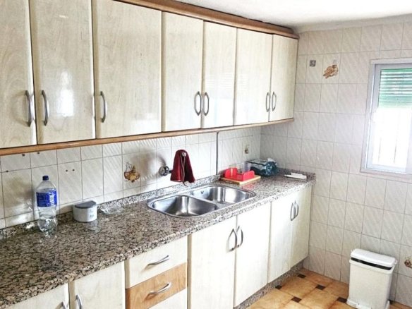 7 Bedroom 2 Bathroom Villa in Arenas Del Rey - Caza De Casa