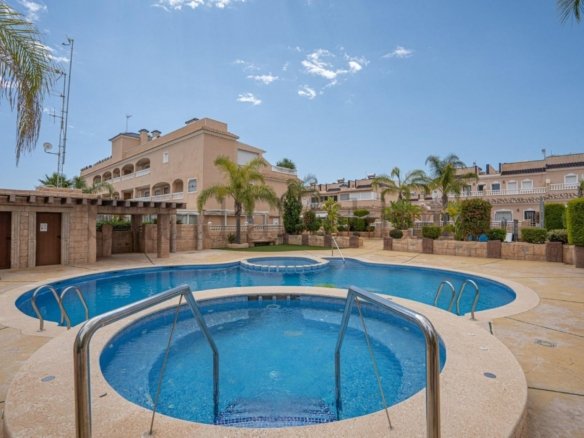 2 Bed 2 Bath Town House in Orihuela Costa - Caza De Casa