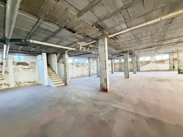 Commercial in Torrevieja - Caza De Casa
