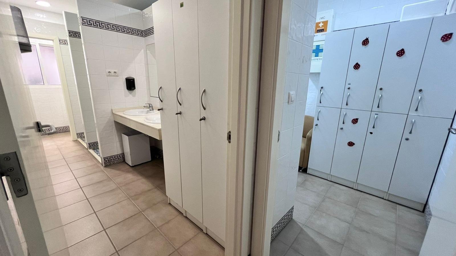 33 Bed Commercial in Los Montesinos - Caza De Casa