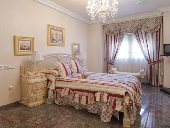 5 Bedroom 5 Bathroom Town House in Los Alcazares - Caza De Casa