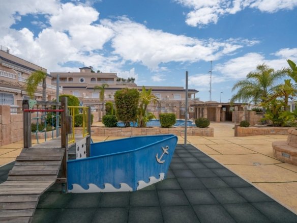 2 Bed 2 Bath Town House in Orihuela Costa - Caza De Casa