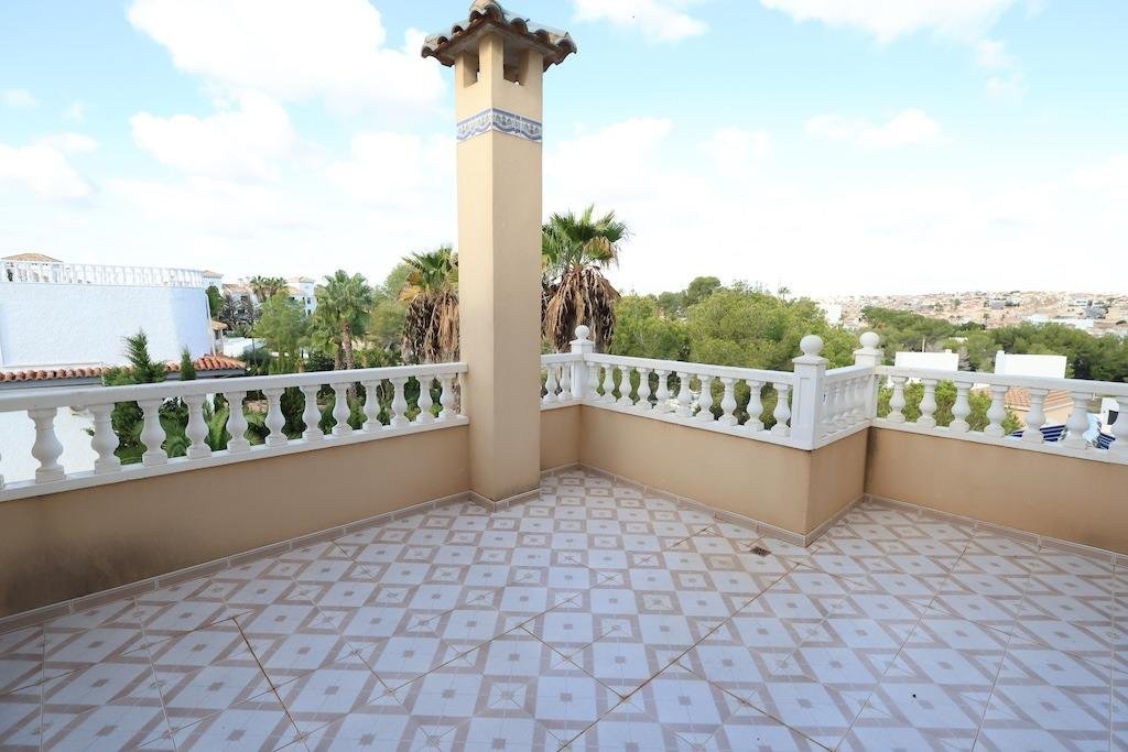 5 Bedroom 4 Bathroom Villa in Orihuela Costa - Caza De Casa