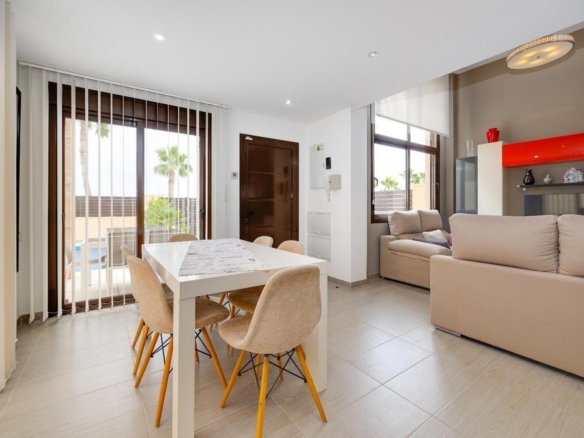 3 Bedroom 3 Bathroom Villa in Ciudad Quesada - Caza De Casa
