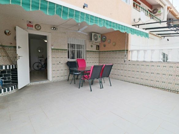 3 Bedroom 2 Bathroom Town House in Torrevieja - Caza De Casa