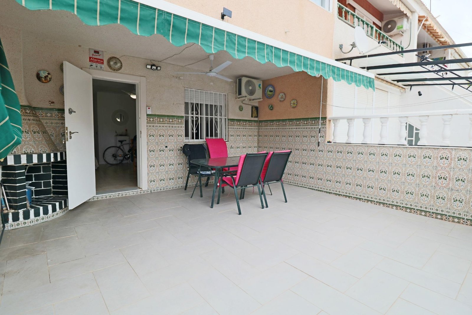 3 Bedroom 2 Bathroom Town House in Torrevieja - Caza De Casa