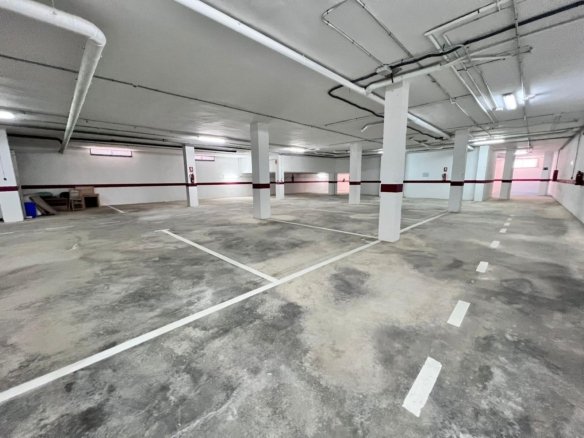33 Bed Commercial in Los Montesinos - Caza De Casa