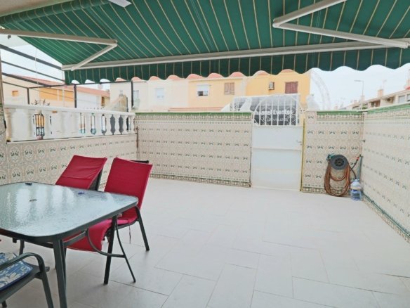 3 Bedroom 2 Bathroom Town House in Torrevieja - Caza De Casa