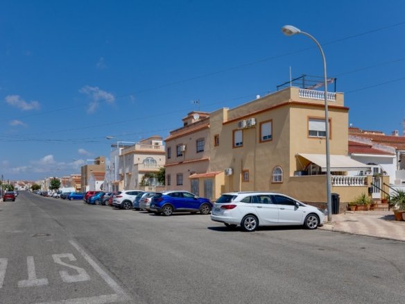 1 Bedroom 1 Bathroom Town House in Torrevieja - Caza De Casa
