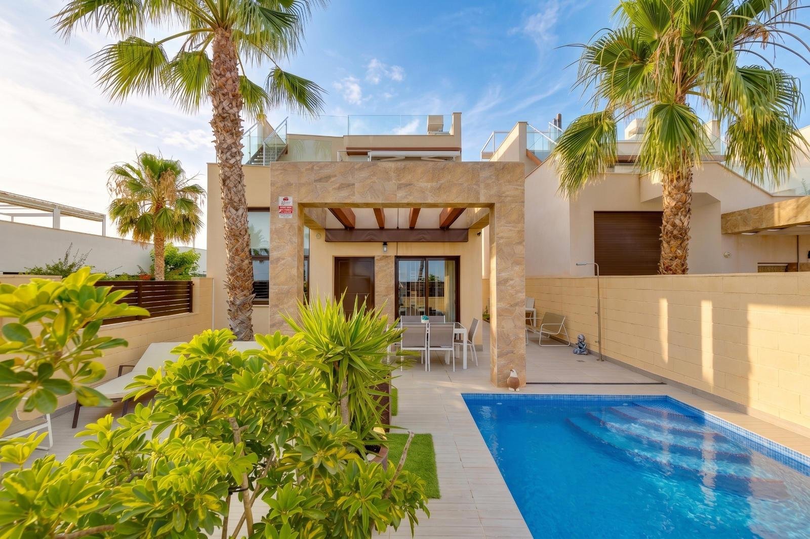 3 Bedroom 3 Bathroom Villa in Ciudad Quesada - Caza De Casa