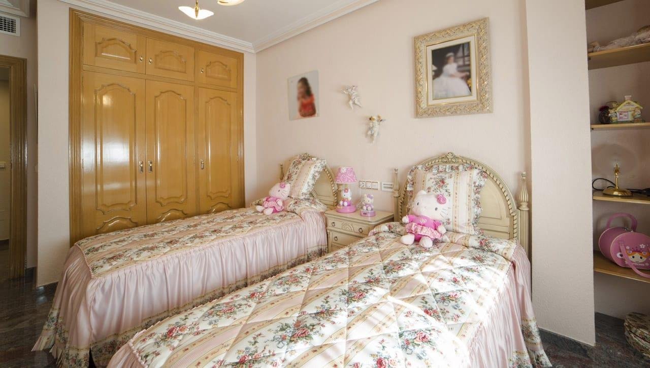 5 Bedroom 5 Bathroom Town House in Los Alcazares - Caza De Casa