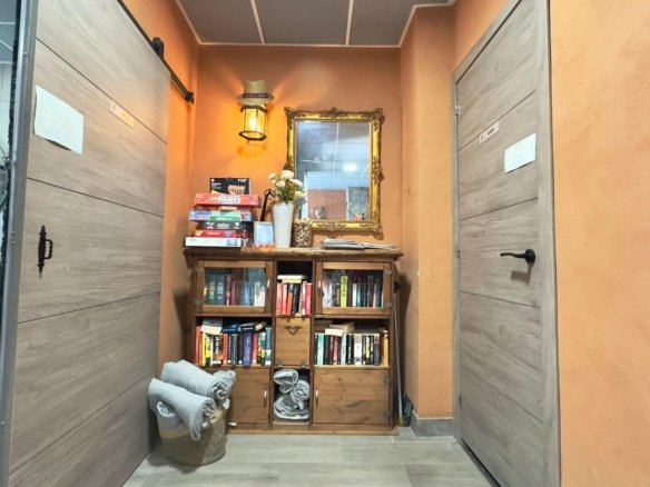 Commercial in Torrevieja - Caza De Casa
