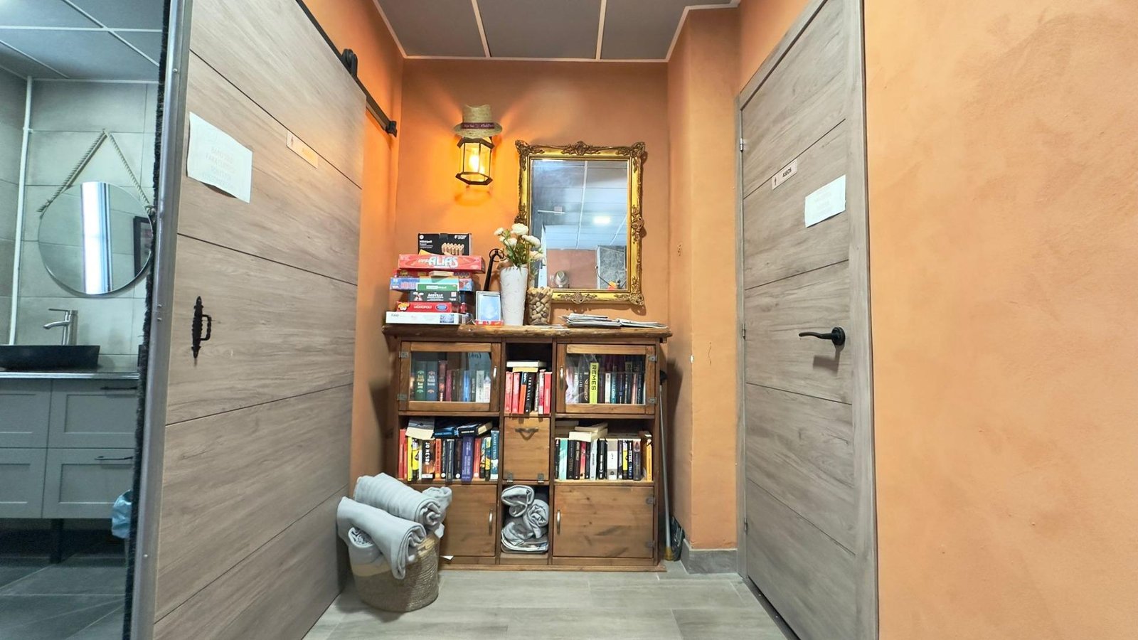 2-3 Commercial in Torrevieja - Caza De Casa