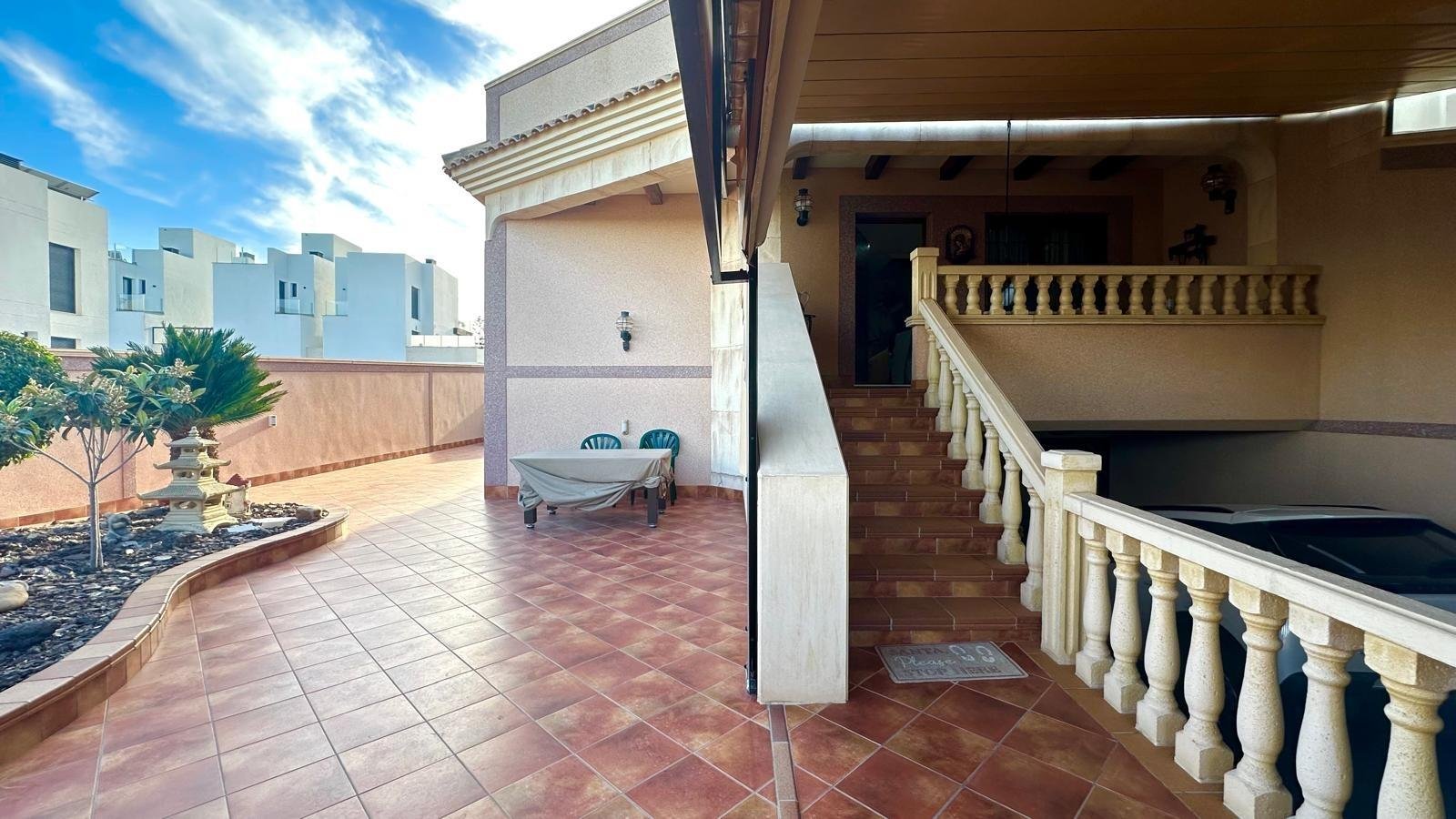 2-3 4 Bedroom 3 Bathroom Town House in Torrevieja - Caza De Casa