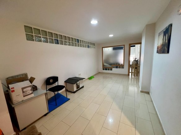 Commercial in Orihuela - Caza De Casa