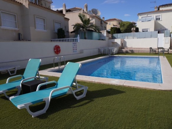 3 Bedroom 2 Bathroom Villa in San Miguel de Salinas - Caza De Casa