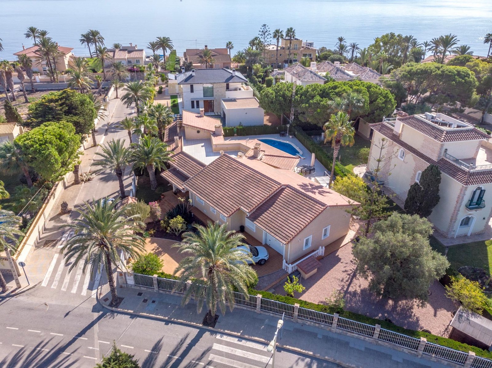 3 Bedroom 4 Bathroom Villa in Cabo Roig - Caza De Casa