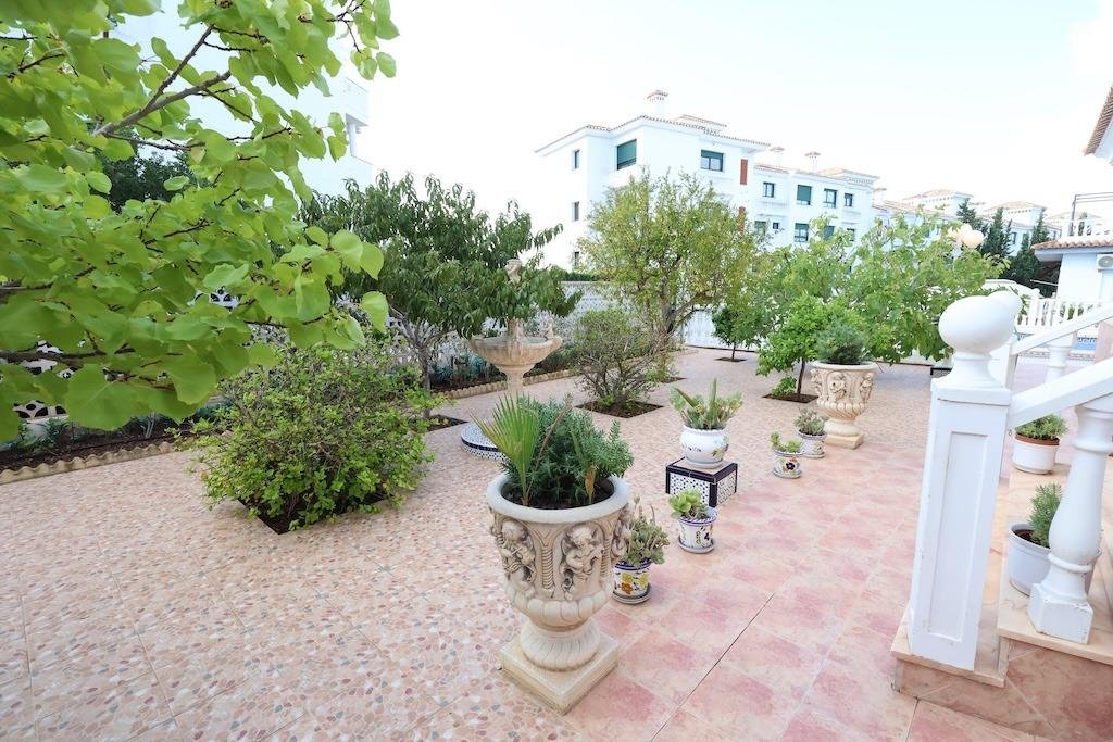 5 Bedroom 4 Bathroom Villa in Orihuela Costa - Caza De Casa