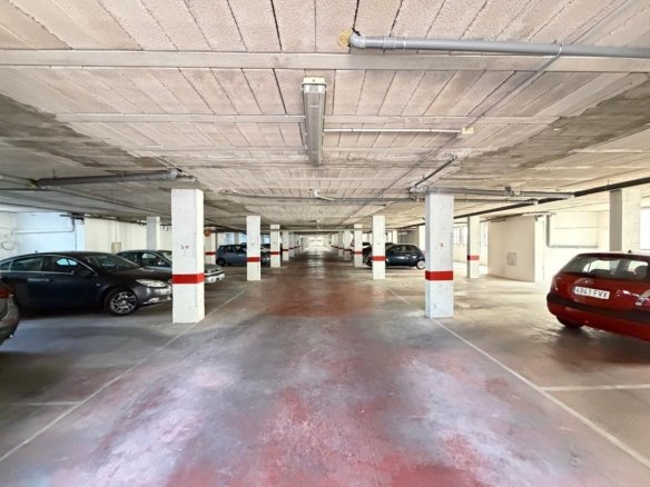 Commercial in Torrevieja - Caza De Casa