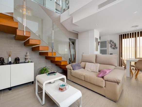 3 Bedroom 3 Bathroom Villa in Ciudad Quesada - Caza De Casa