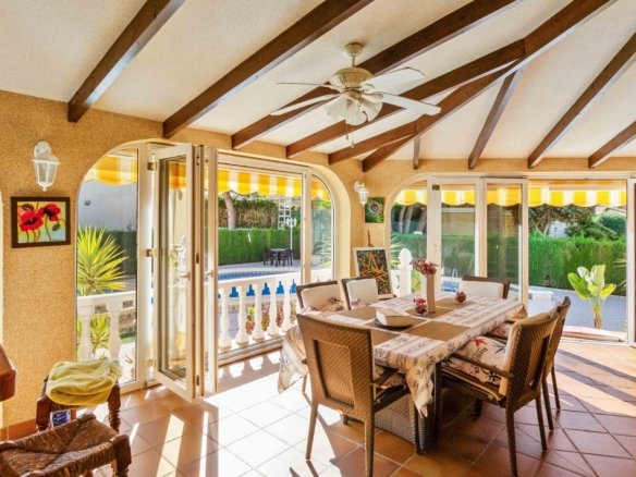 3 Bedroom 4 Bathroom Villa in Cabo Roig - Caza De Casa