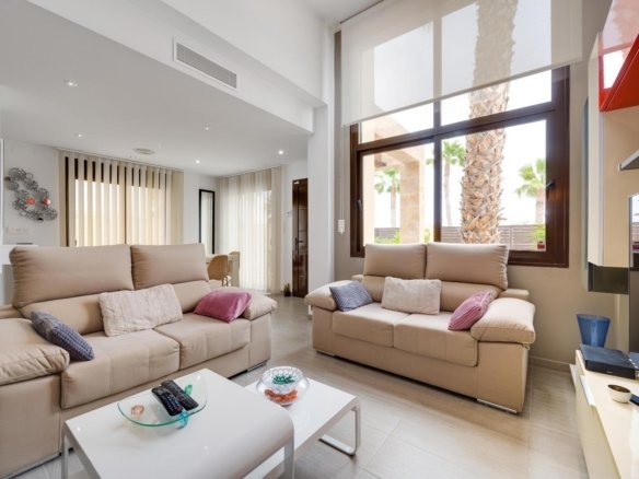 3 Bedroom 3 Bathroom Villa in Ciudad Quesada - Caza De Casa