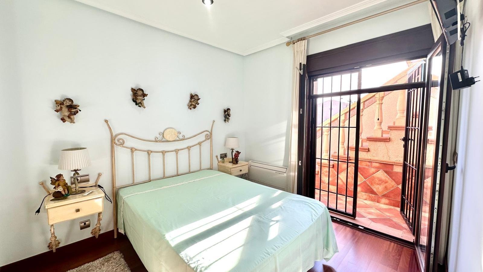 2-33 4 Bedroom 3 Bathroom Town House in Torrevieja - Caza De Casa