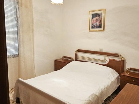 7 Bedroom 2 Bathroom Villa in Arenas Del Rey - Caza De Casa