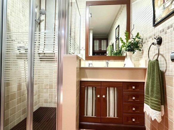 4 Bedroom 3 Bathroom Town House in Torrevieja - Caza De Casa