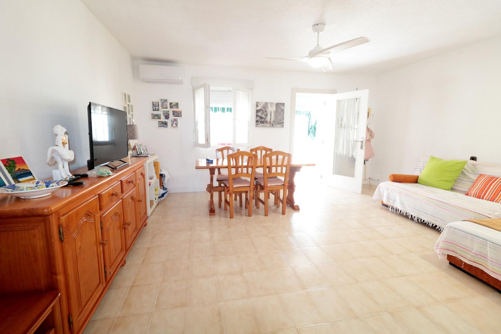 3 Bedroom 2 Bathroom Town House in Torrevieja - Caza De Casa