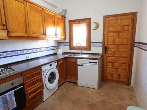 4 Bedroom 2 Bathroom Villa in Orihuela Costa - Caza De Casa