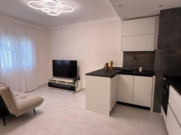 3 Bedroom 2 Bathroom Town House in Torrevieja - Caza De Casa