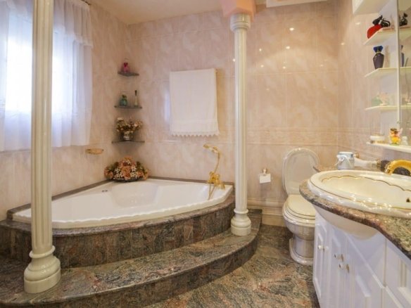 5 Bedroom 5 Bathroom Town House in Los Alcazares - Caza De Casa