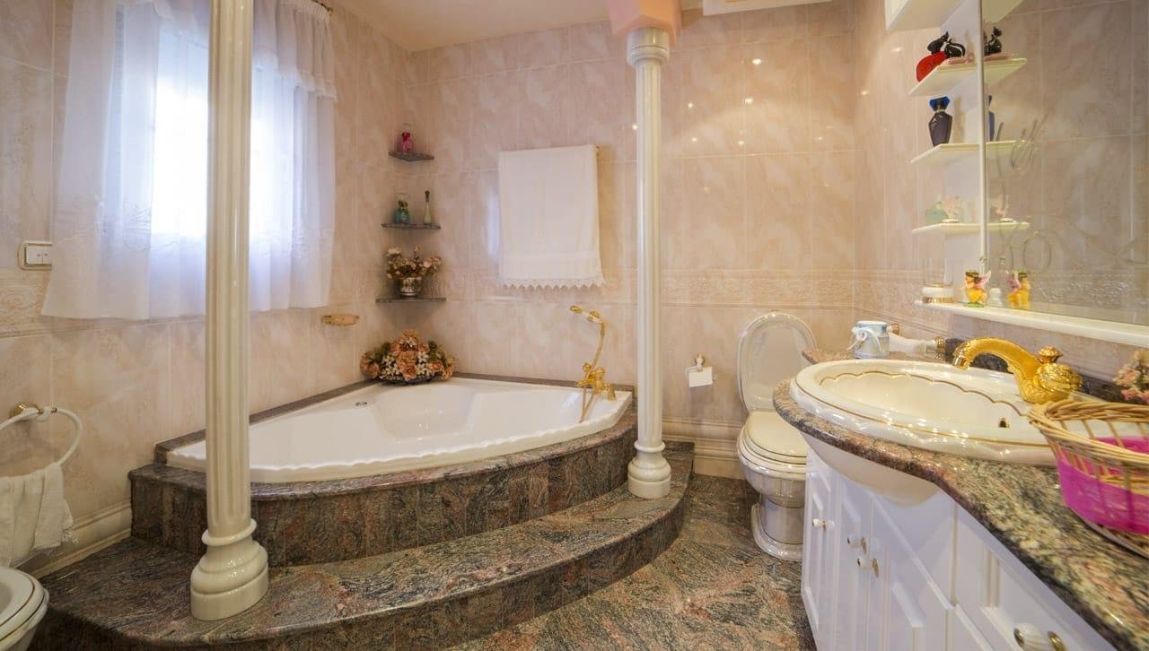 5 Bedroom 5 Bathroom Town House in Los Alcazares - Caza De Casa
