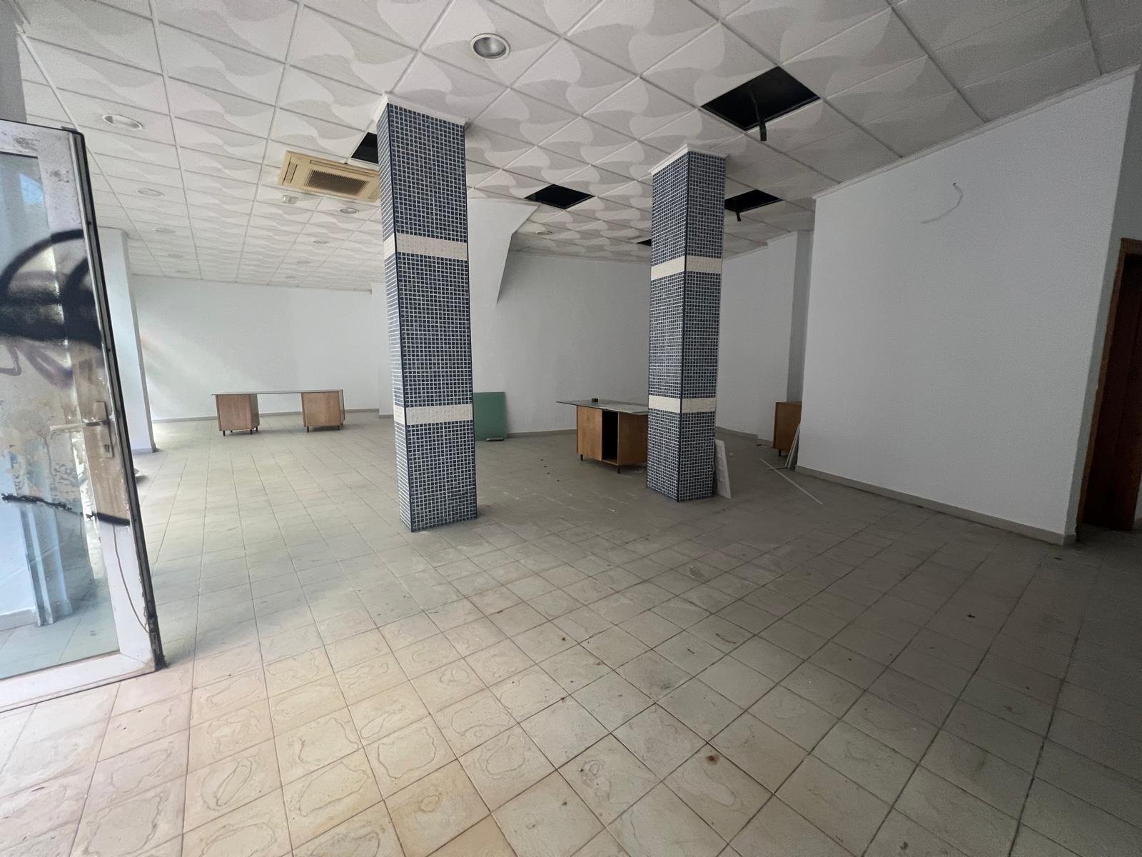 1 Bathroom Commercial in Torrevieja - Caza De Casa